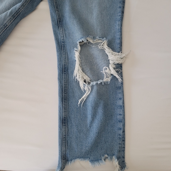 Free People Maggie Mid Rise Straight Leg Button Fly Distressed Jeans Size 27 - Picture 6 of 7